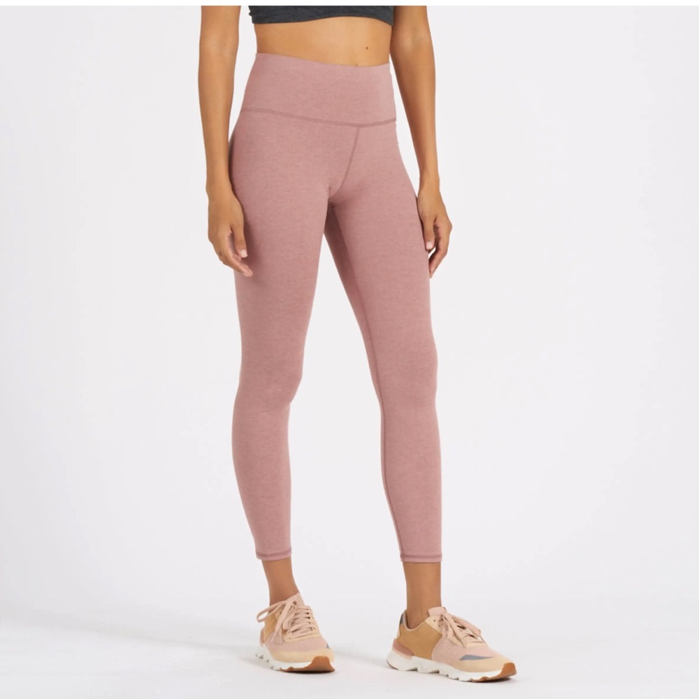 Vuori Elevation Leggings and Sports Bra Set